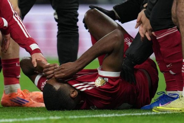 开云体育 伊萨克脚踝受伤，利物浦再陷伤病困境：赛季再受挫